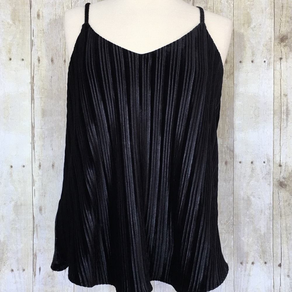 NWT Dalia Flowy Boho Velvety Camisole Top Size Medium